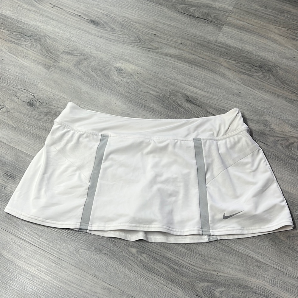 Nike white tennis skort size XL